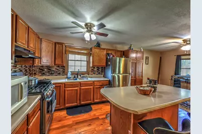 557 N 5th Street, Watseka, IL 60970 - Photo 6