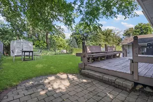 29W276 Bolles Ave, West Chicago, IL 60185 - Photo 20