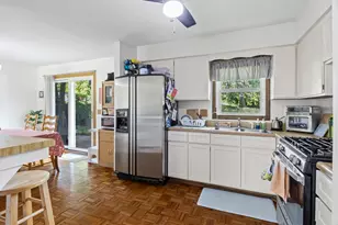 29W276 Bolles Ave, West Chicago, IL 60185 - Photo 8