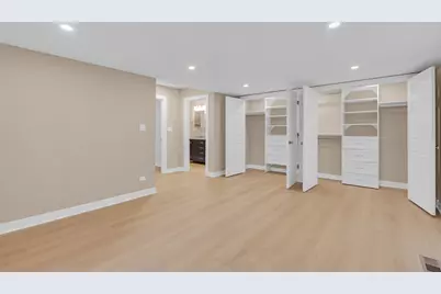 1055 N Bluebonnet Lane, Hoffman Estates, IL 60169 - Photo 20
