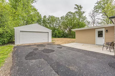 1055 N Bluebonnet Lane, Hoffman Estates, IL 60169 - Photo 26