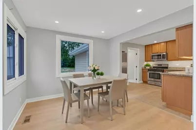 1055 N Bluebonnet Lane, Hoffman Estates, IL 60169 - Photo 6