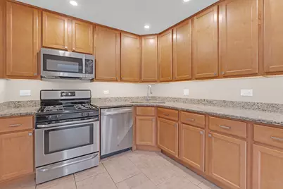 1055 N Bluebonnet Lane, Hoffman Estates, IL 60169 - Photo 10