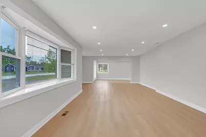 1055 N Bluebonnet Lane, Hoffman Estates, IL 60169 - Photo 16