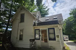 436 Barrington Ave, East Dundee, IL 60118 - Photo 8