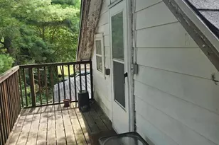 436 Barrington Ave, East Dundee, IL 60118 - Photo 10