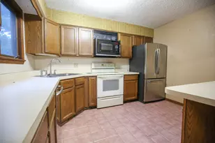 209 Fox Trot, Dixon, IL 61021 - Photo 18