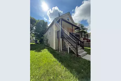 8417 S Escanaba Avenue, Chicago, IL 60617 - Photo 2