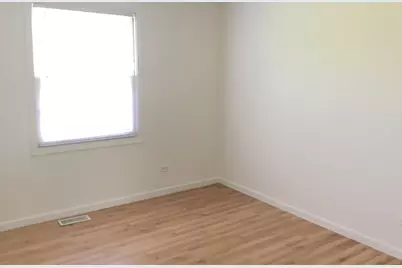 835 Heather Lane, Hoffman Estates, IL 60169 - Photo 8