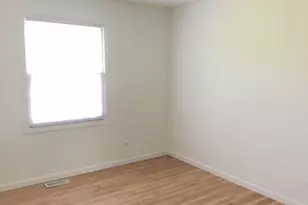 835 Heather Ln, Hoffman Estates, IL 60169 - Photo 8