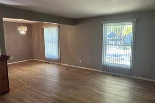 699 Darlington Ln, Crystal Lake, IL 60014 - Photo 10