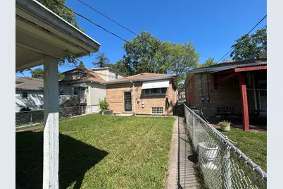 12328 S Carpenter Street, Calumet Park, IL 60827 - Photo 2