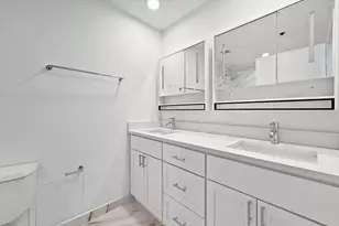 5 N Wabash Ave, Chicago, IL 60602 - Photo 24