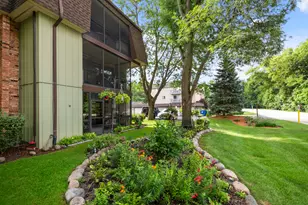 9198 S Rd, Palos Hills, IL 60465 - Photo 20