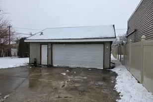 16749 Meadowdale Dr, Oak Forest, IL 60452 - Photo 4