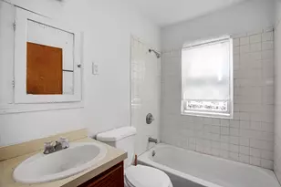 39 McKinley Ave, Steger, IL 60475 - Photo 8