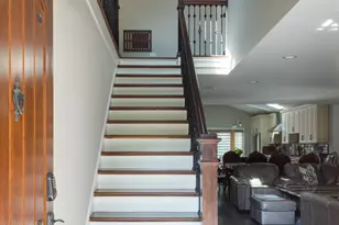 1052 Margret St, Des Plaines, IL 60016 - Photo 4