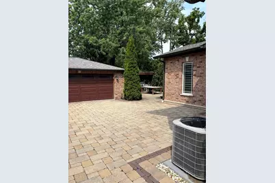1052 Margret Street, Des Plaines, IL 60016 - Photo 38