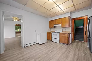 2001 3rd St, Peru, IL 61354 - Photo 8