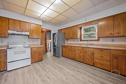 2001 3rd Street, Peru, IL 61354 - Photo 6