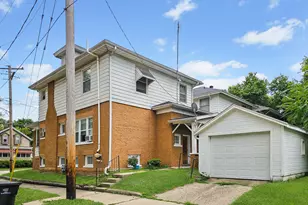 410 N Mclean St, Bloomington, IL 61701 - Photo 2