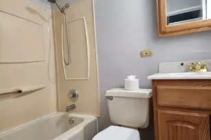 7713 Brookhaven Ave, Darien, IL 60561 - Photo 18