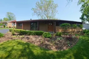 7713 Brookhaven Ave, Darien, IL 60561 - Photo 4