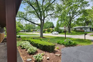 7713 Brookhaven Ave, Darien, IL 60561 - Photo 6