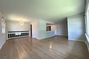 15659 Dante Dr, South Holland, IL 60473 - Photo 4