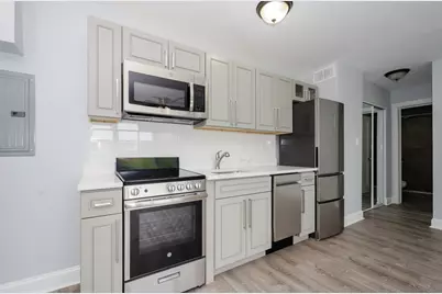 7710 N Sheridan Road #403, Chicago, IL 60626 - Photo 2