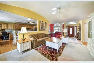 2054 Kingsmill Court, Yorkville, IL 60560 - Photo 6