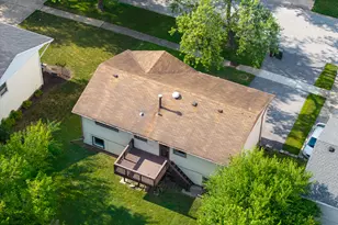 3425 Birchwood Dr, Hazel Crest, IL 60429 - Photo 2