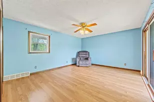 8231 Highview Dr, Winnebago, IL 61088 - Photo 20