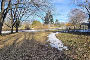 8231 Highview Dr, Winnebago, IL 61088 - Photo 4