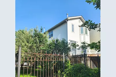 2025 N Sawyer Avenue, Chicago, IL 60647 - Photo 8
