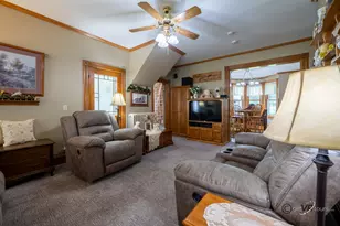 601 Franklin St, Scales Mound, IL 61075 - Photo 10