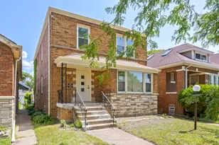 8647 S Kingston Ave, Chicago, IL 60617 - Photo 1