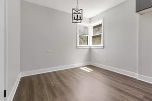 8647 S Kingston Ave, Chicago, IL 60617 - Photo 8