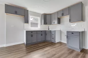 8647 S Kingston Ave, Chicago, IL 60617 - Photo 16