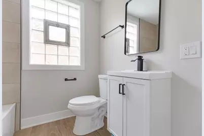 8647 S Kingston Avenue, Chicago, IL 60617 - Photo 10