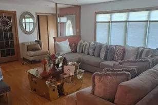 9456 S Calumet Ave, Chicago, IL 60619 - Photo 2