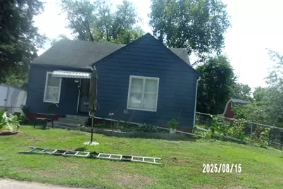 427 E Oak Street, Watseka, IL 60970 - Photo 1