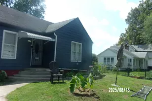 427 E Oak St, Watseka, IL 60970 - Photo 2