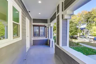 1721 W Arthur Ave, Chicago, IL 60626 - Photo 2