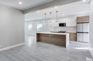 1721 W Arthur Ave, Chicago, IL 60626 - Photo 4