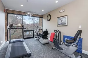 601 Lake Hinsdale Dr, Willowbrook, IL 60527 - Photo 24