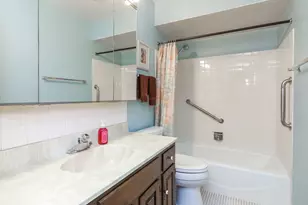 601 Lake Hinsdale Dr, Willowbrook, IL 60527 - Photo 16