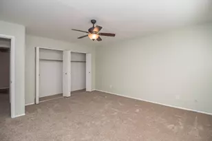 11 Cypress Square, Elgin, IL 60123 - Photo 10