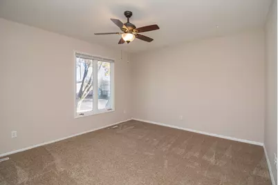 11 Cypress Square, Elgin, IL 60123 - Photo 12