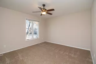 11 Cypress Square, Elgin, IL 60123 - Photo 12